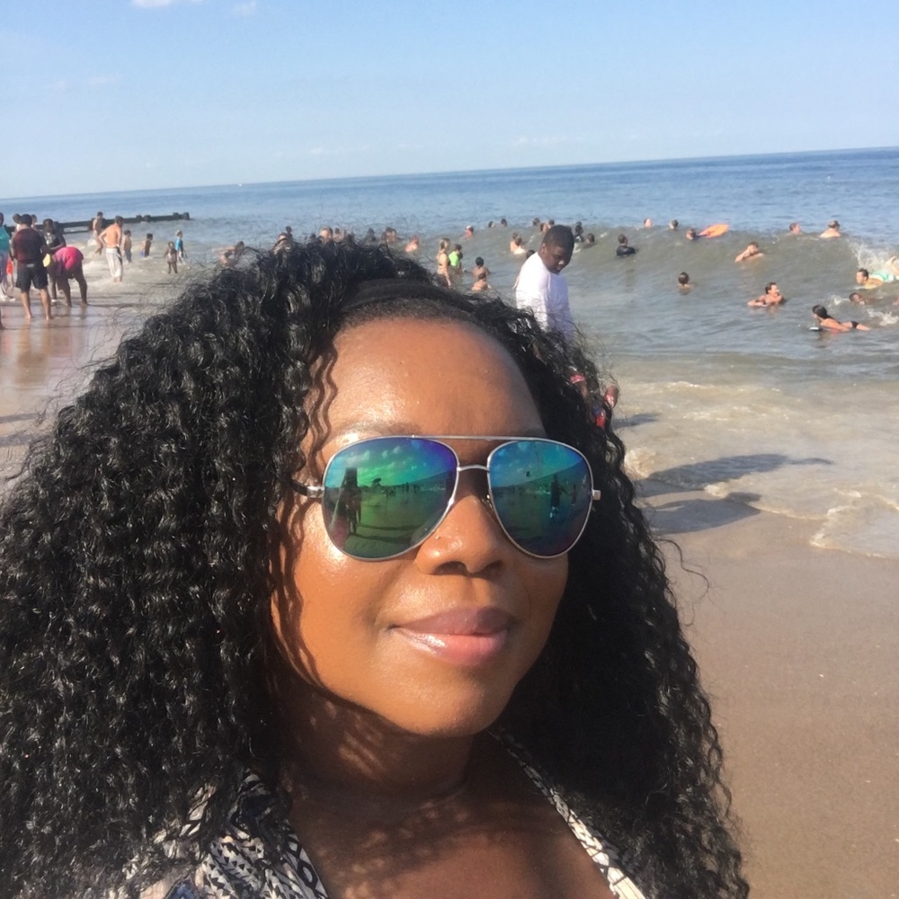 Meet your Posher, Dahlia